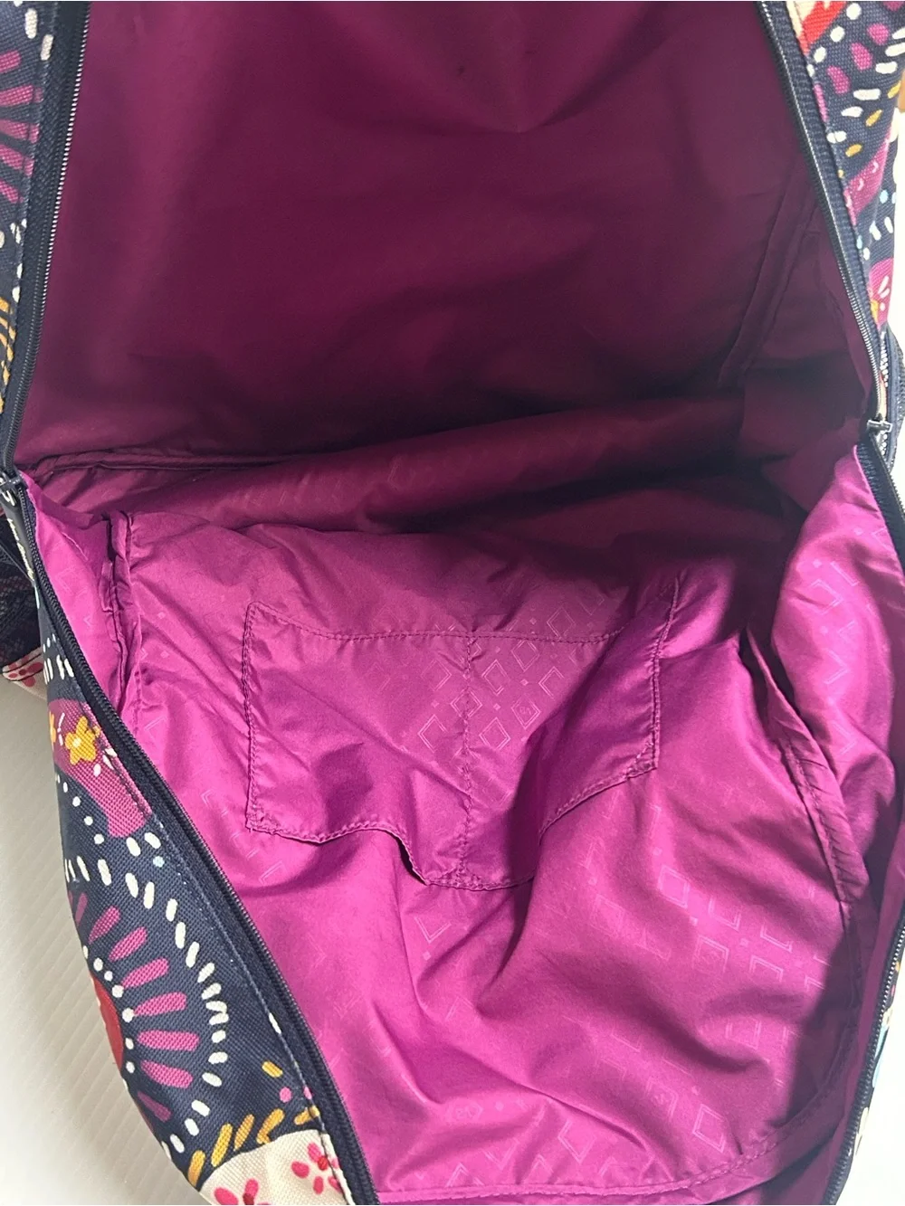 Vera Bradley Lighten Up Reactive Backpack Painted Paisley Navy Multicolor EUC